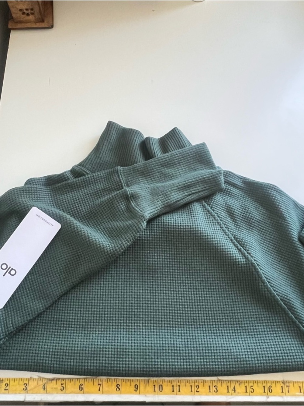 ALO Yoga Waffle Weekend Escape Mock Neck Sweatshirt  Clover Green  S NWT - Picture 14 of 15